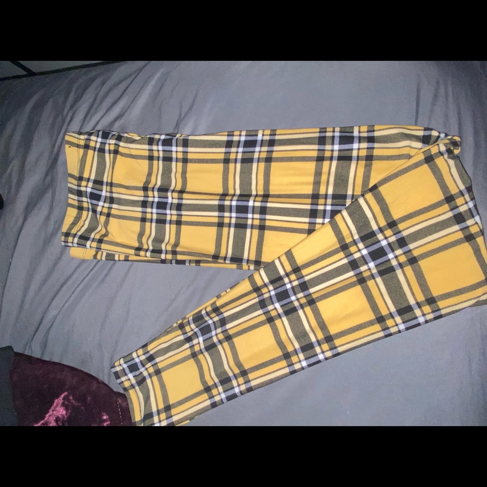 Yellow plaid clueless leggings!